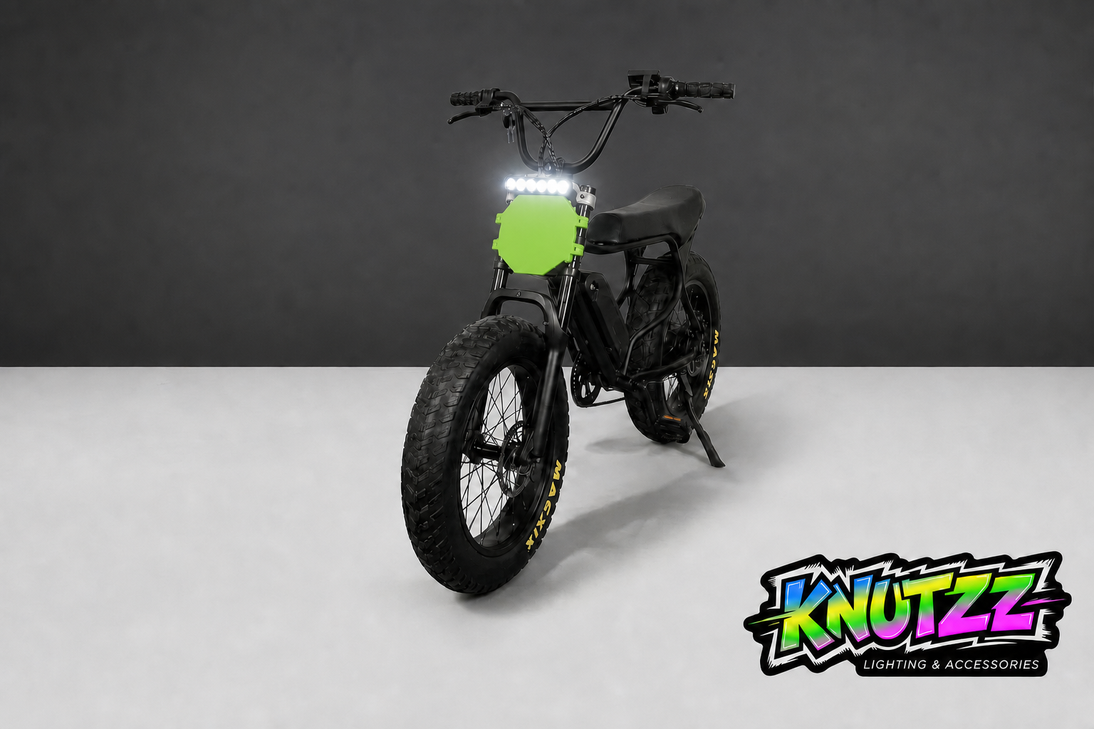 macfox x1s with lightbar kit and green number plate
